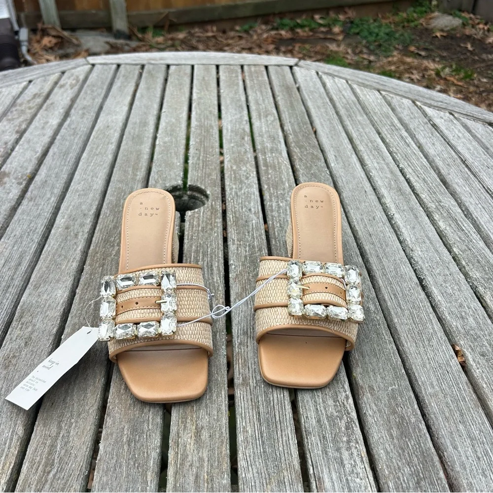 Size 6 Women's Kathleen Raffia Buckle Block‎ Heels - A New Day summer spring